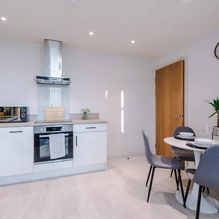 Business 1-bedroom Flat With 2 Beds & Sofa Bed By Purestay *