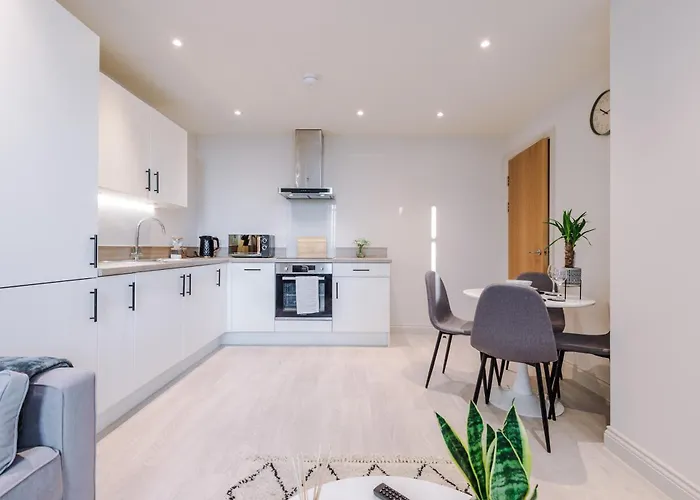 Apartment Business 1-bedroom Flat With 2 Beds & Sofa Bed By Purestay