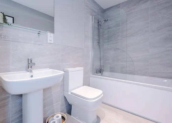 Business 1-bedroom Flat With 2 Beds & Sofa Bed By Purestay * Leeds (West Yorkshire)