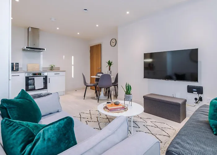 Appartement Business 1-bedroom Flat With 2 Beds & Sofa Bed By Purestay