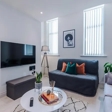 Business 1-bedroom Flat With 2 Beds & Sofa Bed By Purestay *