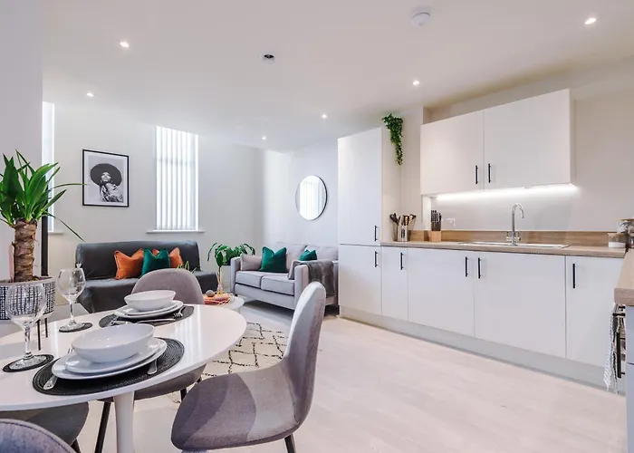 Апартаменты Business 1-bedroom Flat With 2 Beds & Sofa Bed By Purestay *